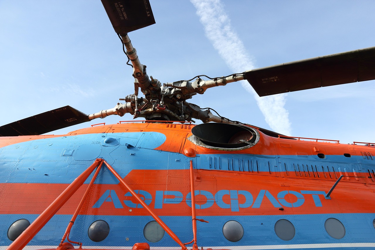 germany, hermeskeil, museum, aviation, helicopter, transport, chopper, mil, mil mi 61, rotor, rotorhead, blade, ussr, airforce, cyclic, collective, control, fuselage