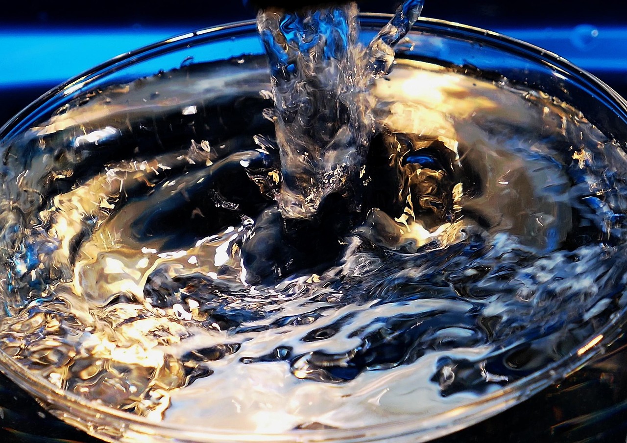 water, fontaine, plug, plug pull, nature, fresh, clear, water feature, wet, splash, liquid